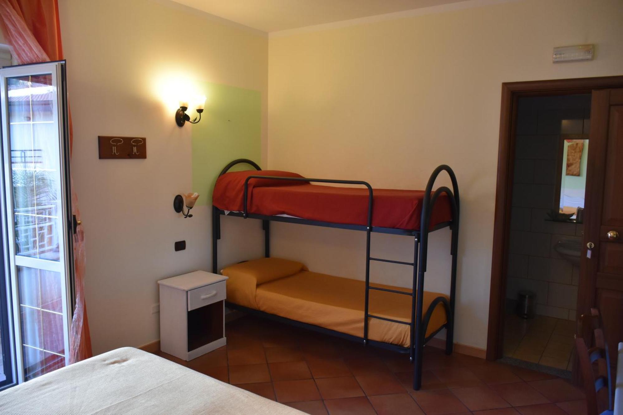 Il Melograno Hotel Nicotera Eksteriør billede