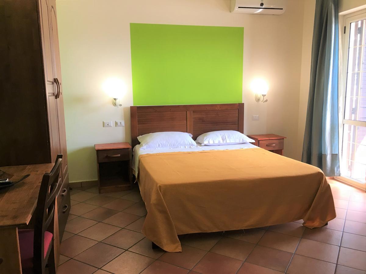 Il Melograno Hotel Nicotera Eksteriør billede