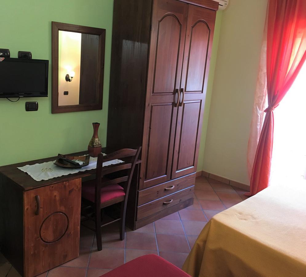 Il Melograno Hotel Nicotera Eksteriør billede