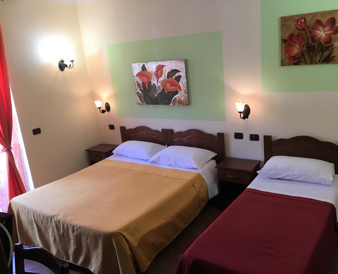 Il Melograno Hotel Nicotera Eksteriør billede